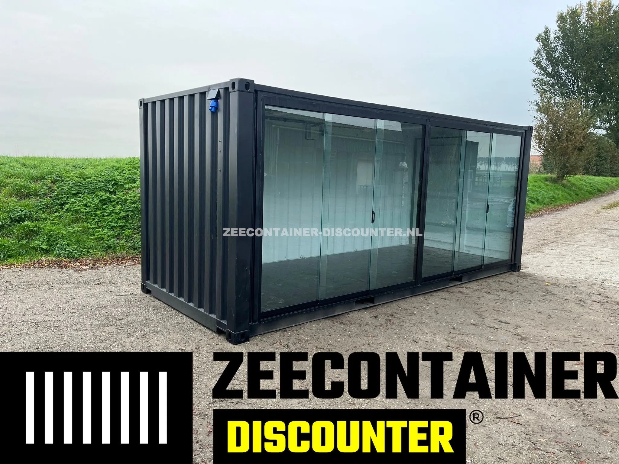 20ft Container met Glazen Schuifpui – Bar of Showroom Maatwerk Zeecontainer Discounter