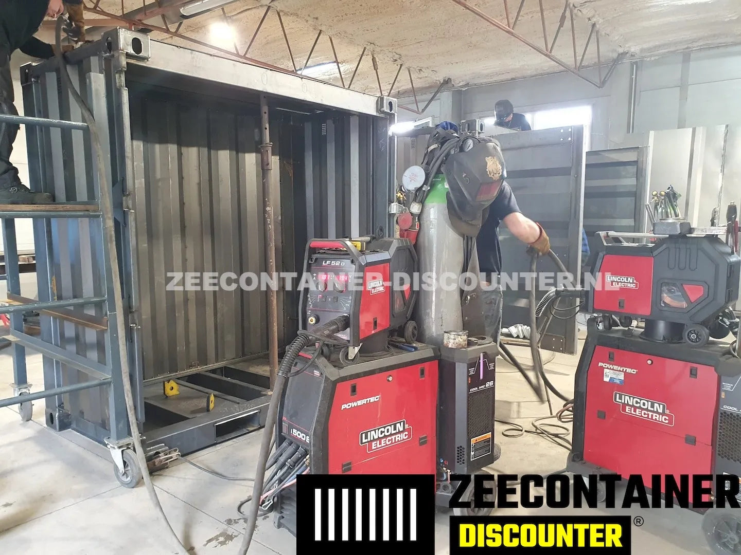 4ft opslagcontainer 1530kg Draagvermogen – RAL 9005 Gitzwart – Nieuw - Zeecontainer Discounter