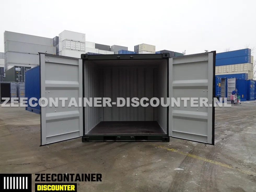 8ft Opslagcontainer 5100kg Draagvermogen met Slotkast – RAL 6007 – Nieuw - Zeecontainer Discounter
