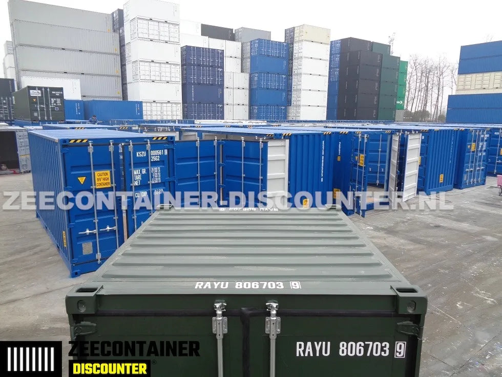 8ft Opslagcontainer 5100kg Draagvermogen met Slotkast – RAL 6007 – Nieuw - Zeecontainer Discounter