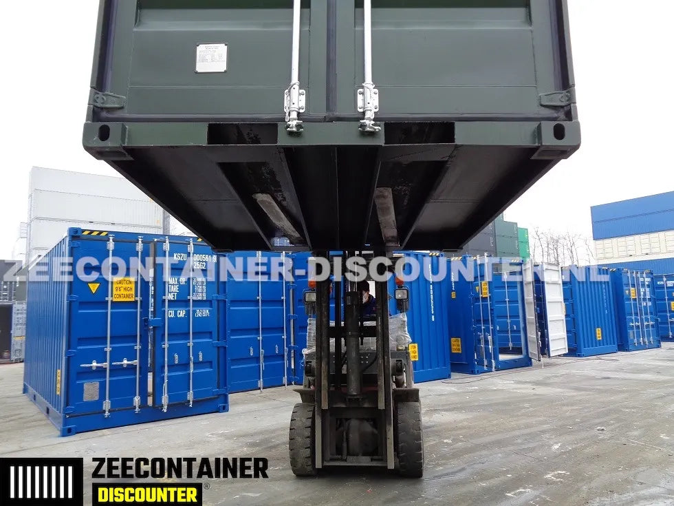 8ft Opslagcontainer 5100kg Draagvermogen met Slotkast – RAL 6007 – Nieuw - Zeecontainer Discounter