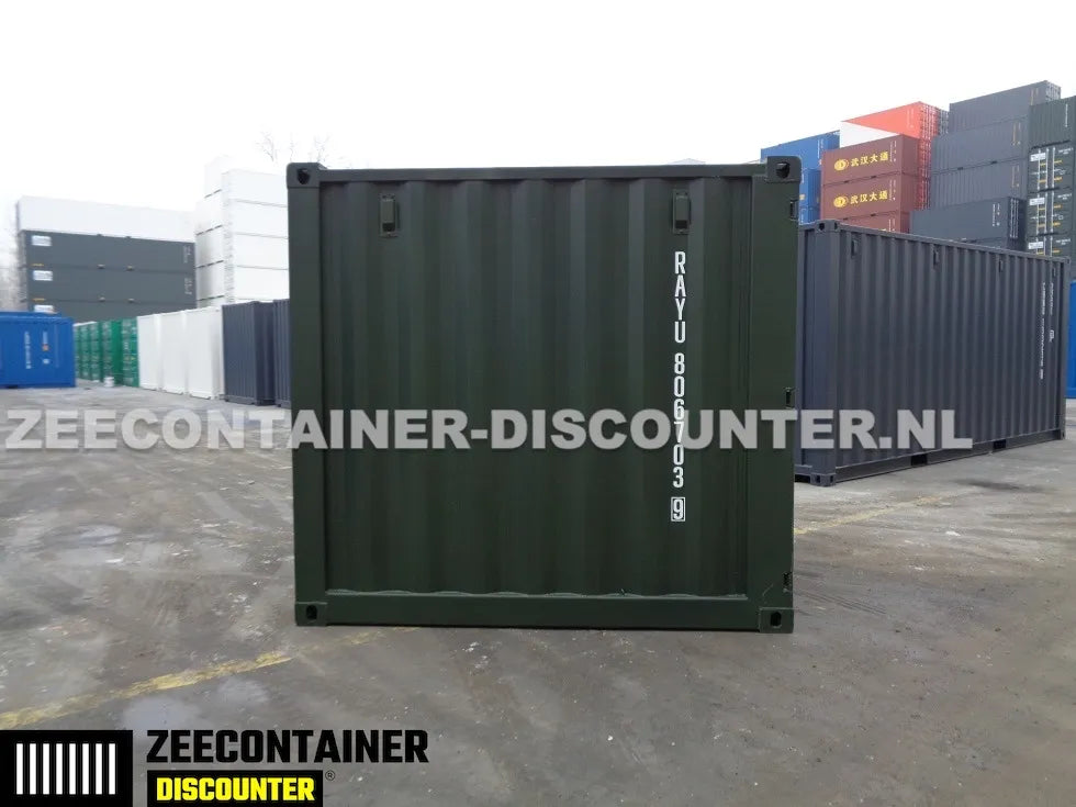 8ft Opslagcontainer 5100kg Draagvermogen met Slotkast – RAL 6007 – Nieuw - Zeecontainer Discounter