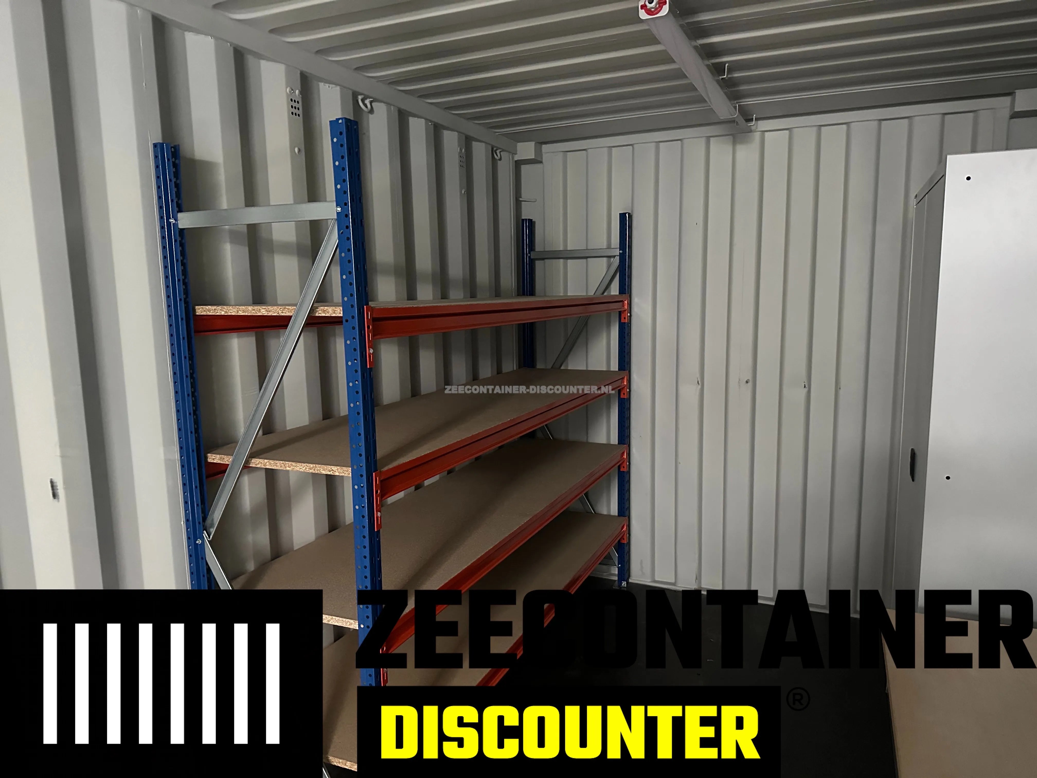Modificatie: Stelling in Container 5,55m | 4 Laags 60cm Diep Zeecontainer Discounter