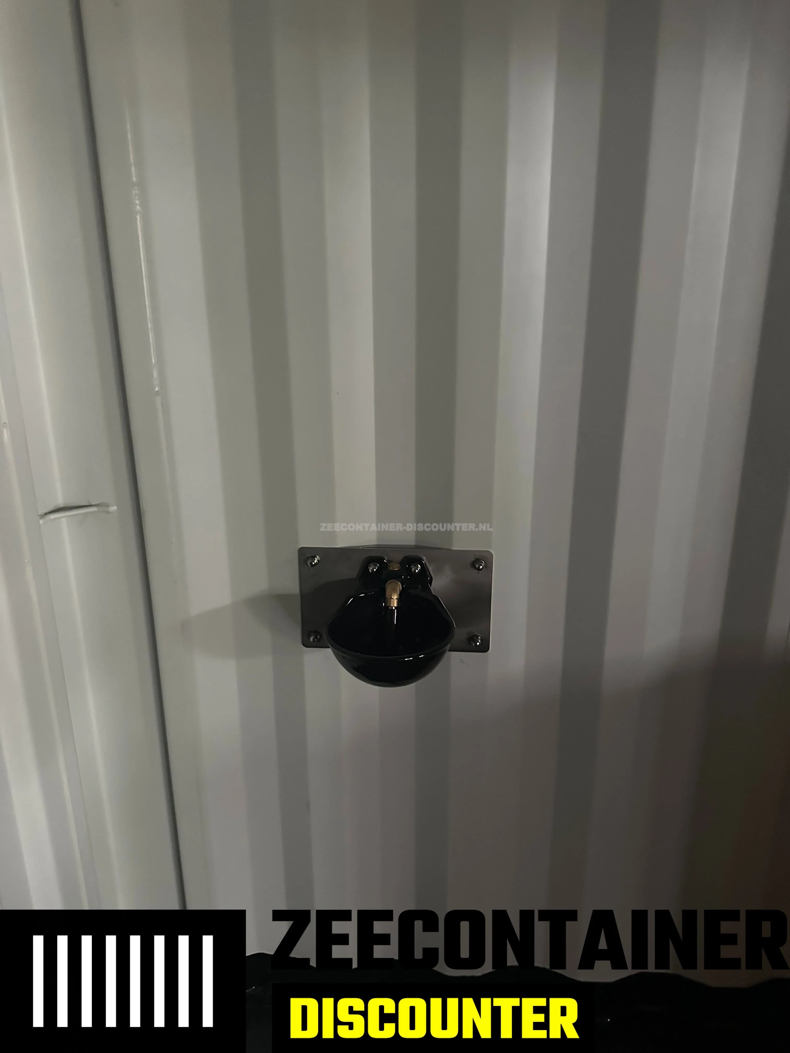 Modificatie: Drinkbak voor Paardencontainer Zeecontainer Discounter