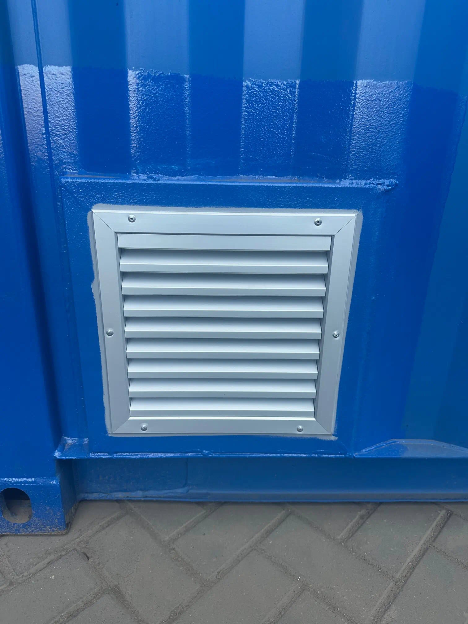 Klein lamellenrooster alumium met vlieggaas | 300mm x 300mm Zeecontainer Discounter