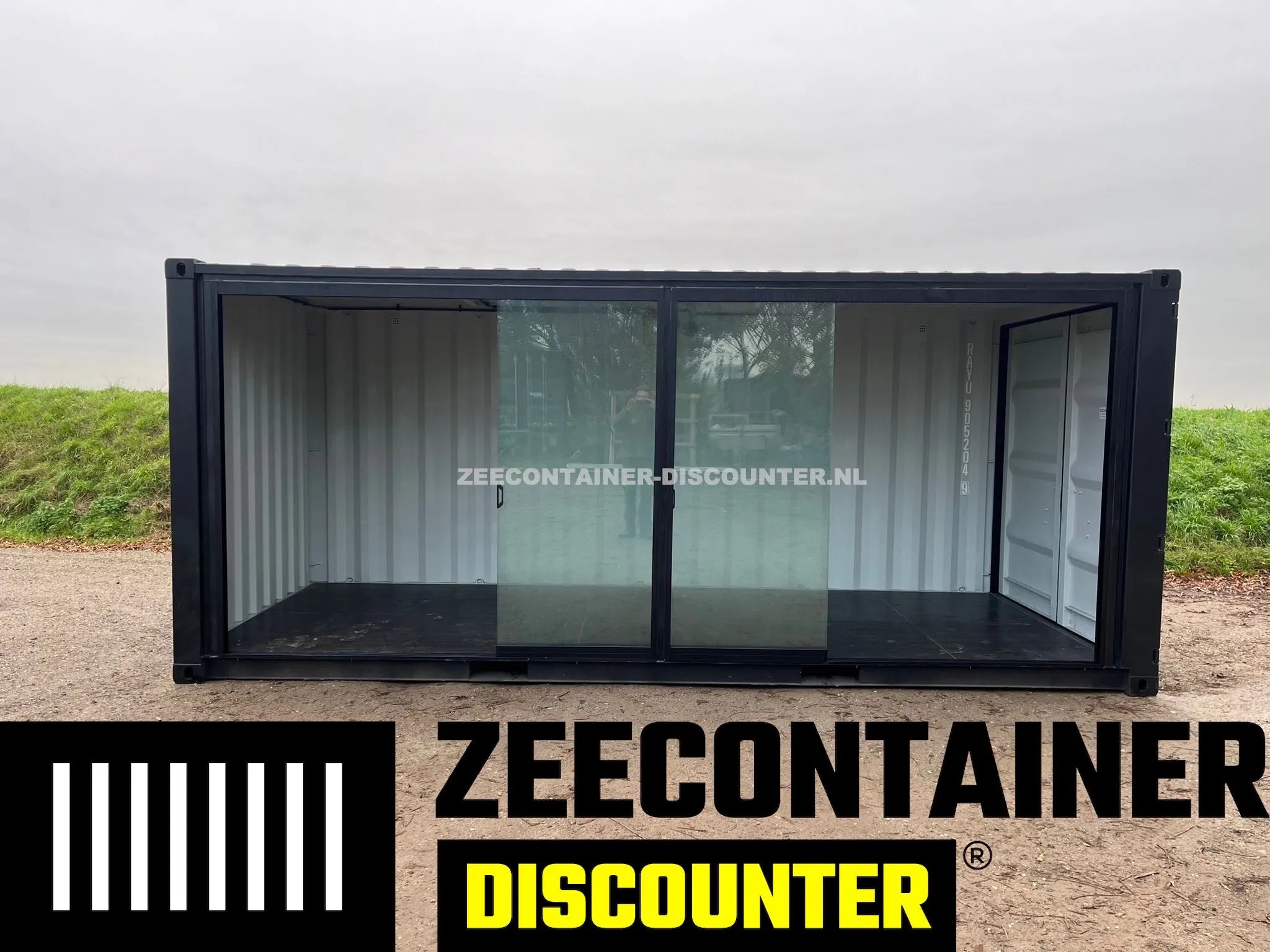 20ft Container met Glazen Schuifpui – Bar of Showroom Maatwerk Zeecontainer Discounter