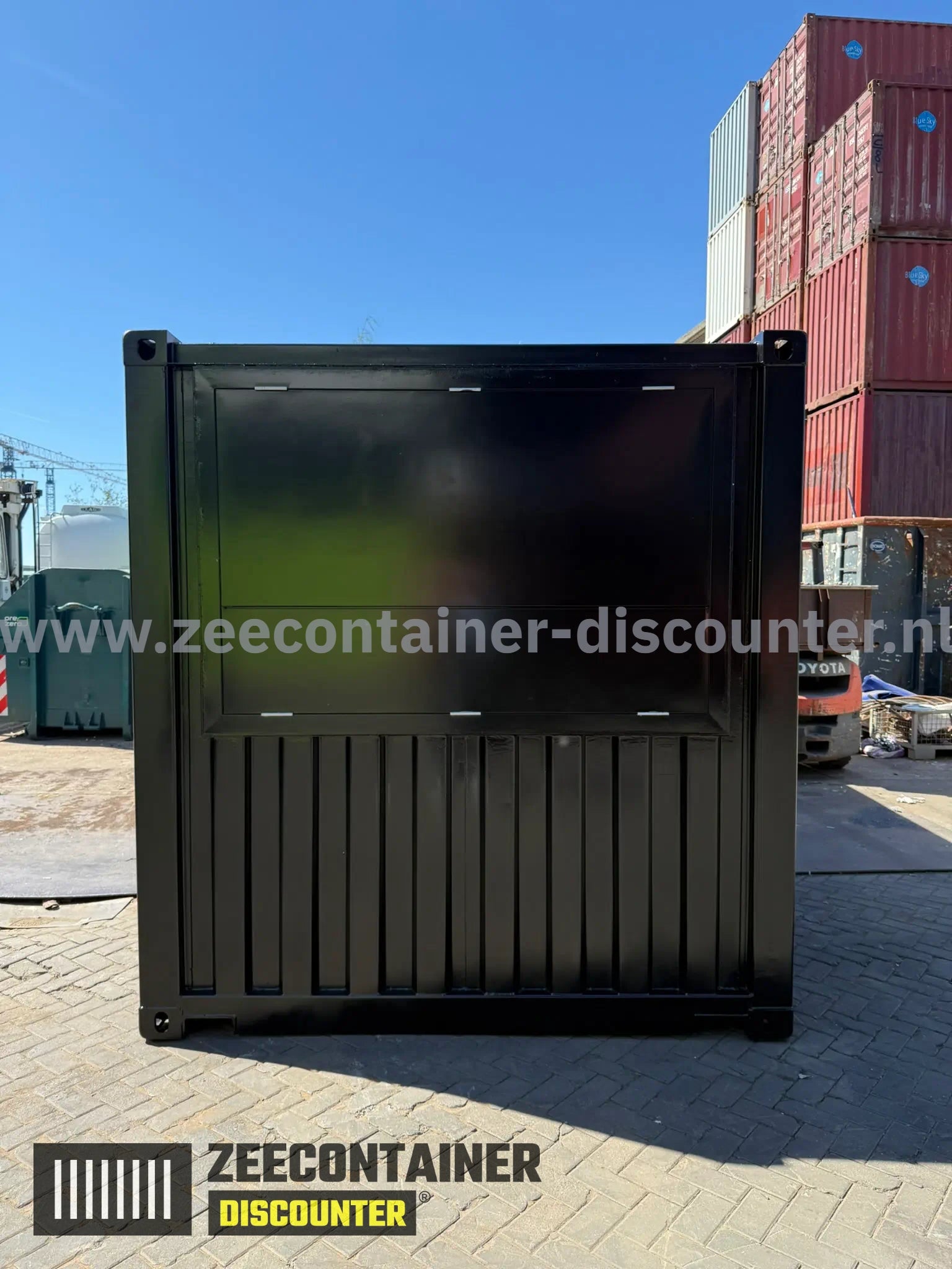 Plaatsen Uitgifte Luik in Container - Met Geïntegreerd Barblad | BoxMod Zeecontainer Discounter