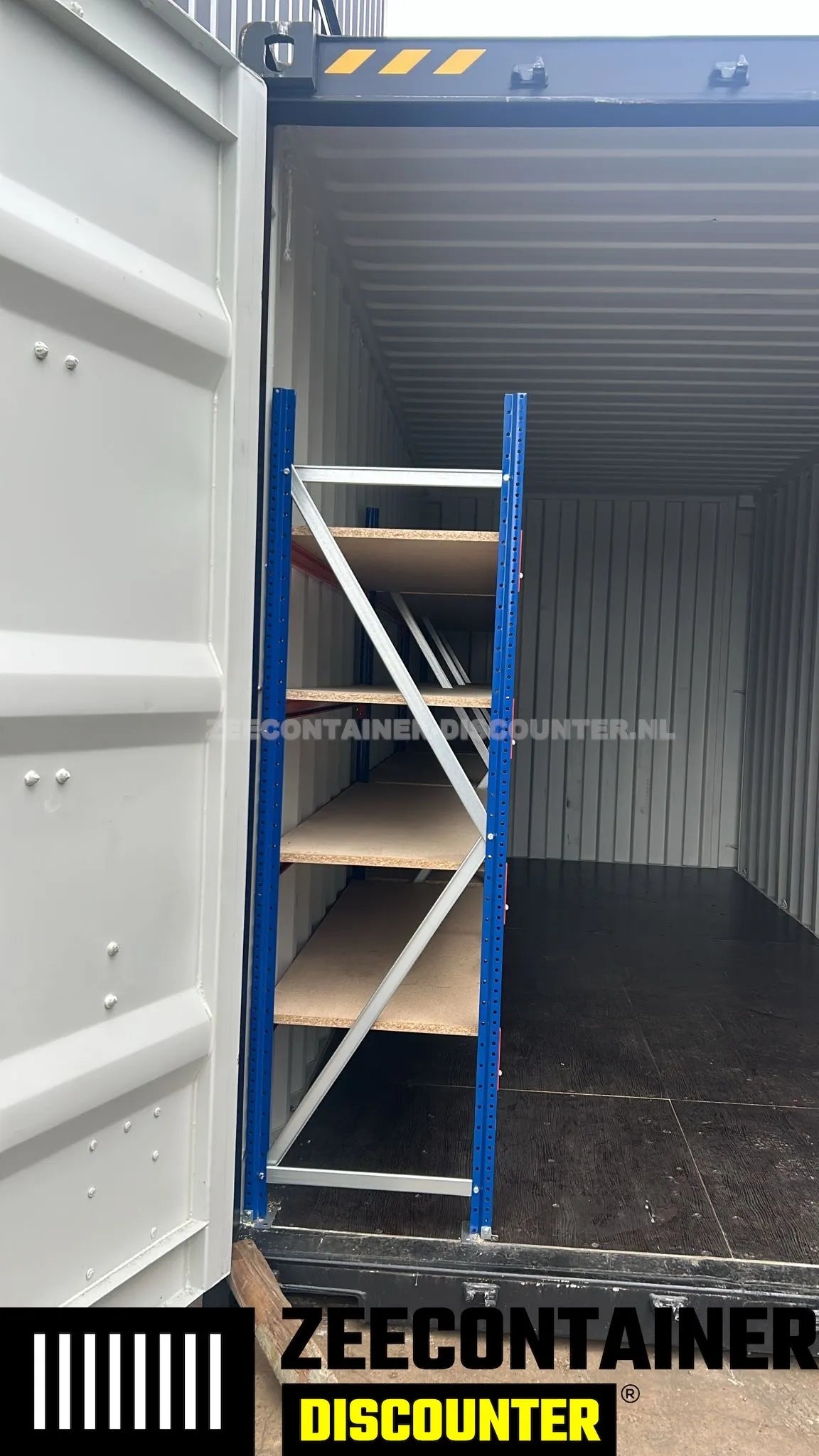 Modificatie: Stelling in Container 5,55m | 4 Laags 60cm Diep Zeecontainer Discounter