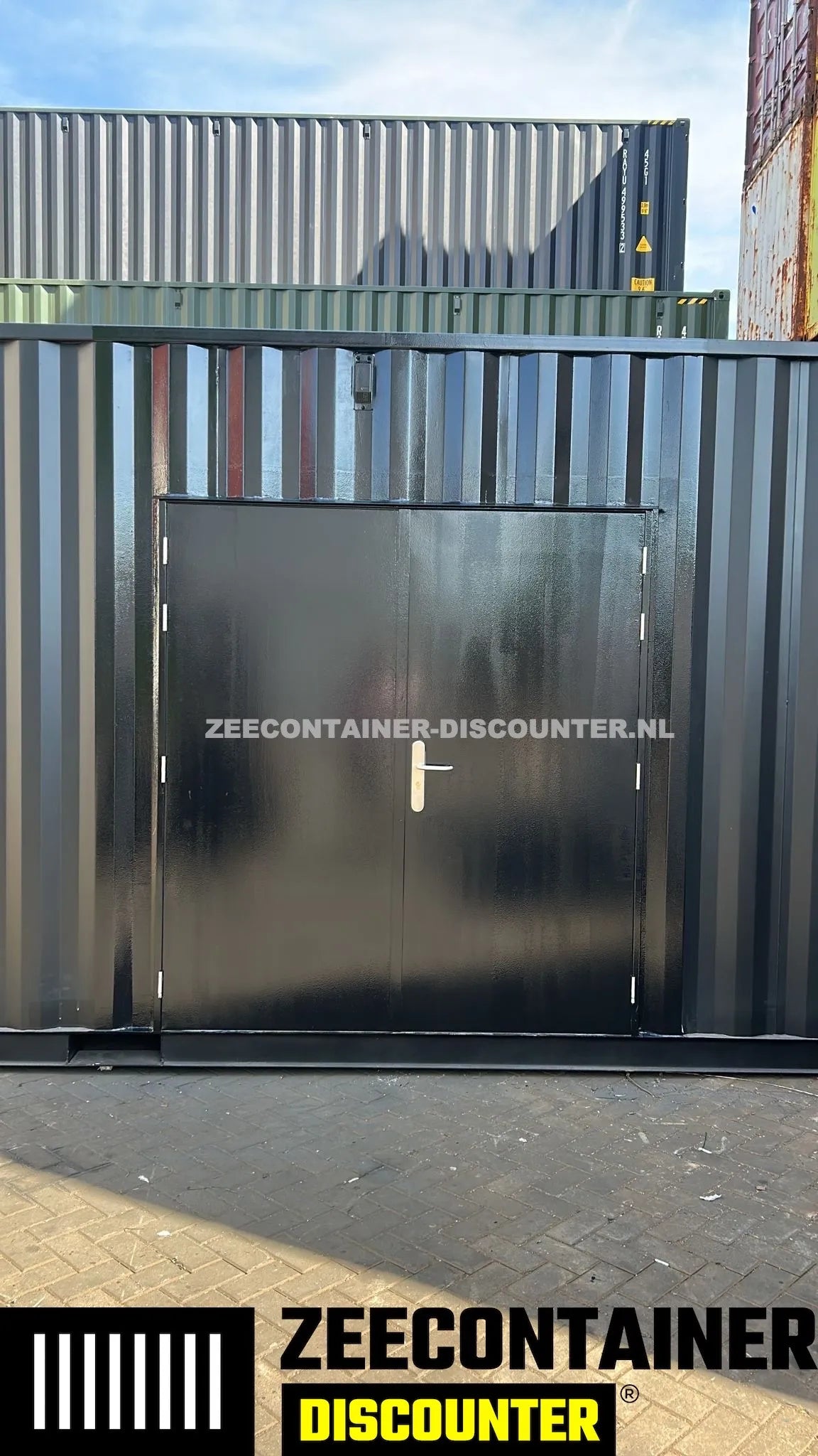Modificatie: Dubbele Loopdeur in Zeecontainerwand Zeecontainer Discounter